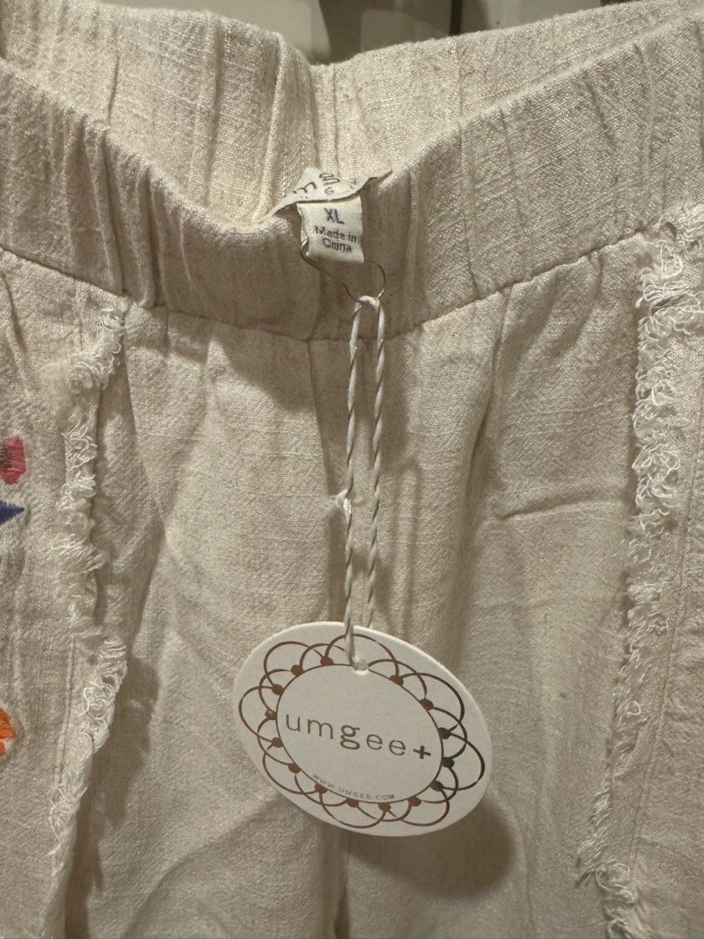 Umgee Cream Wide-Leg Pants with Embroidered Floral Pockets - Picture 2 of 3